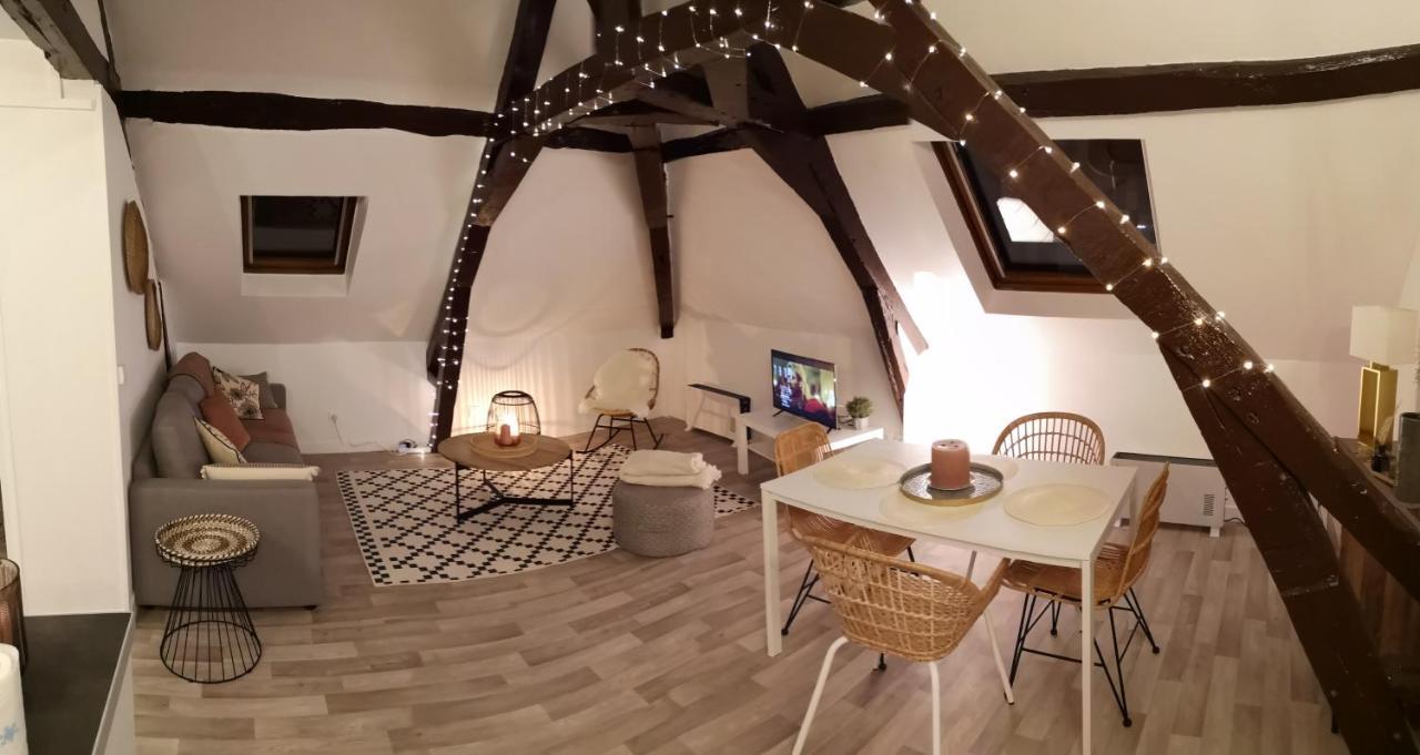 Logement Cosy rénové au pied de la Cathédrale avec climatisation Reims Extérieur photo